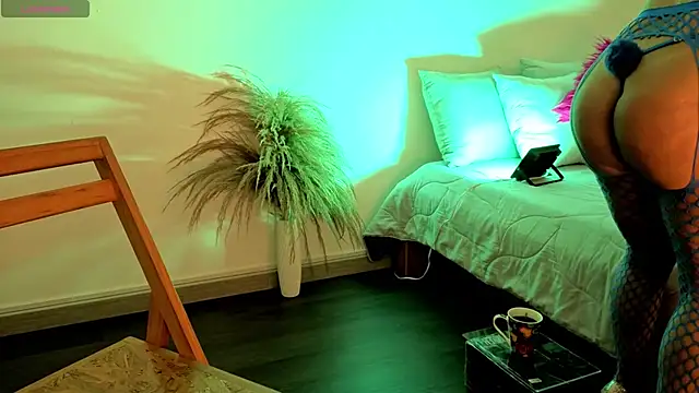 Snapshot of fransheskarossi chatting on 3, 3, 2026 fransheskarossi online show from 3, 3, 2026