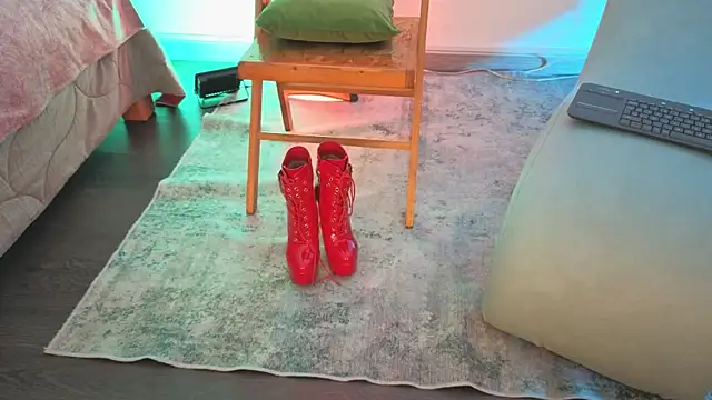 fransheskarossi online show from 12, 4, 2026