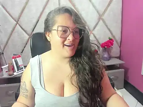 Sarah Boobs  online show from 10, 4, 2026