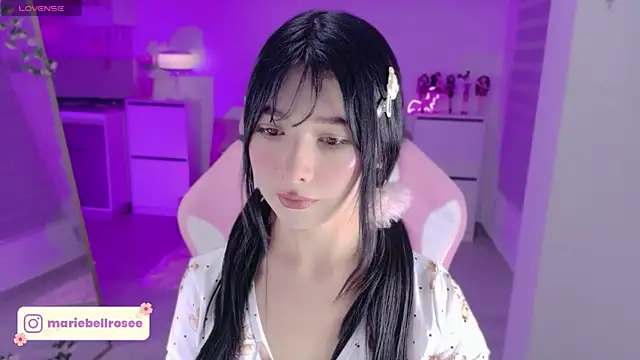 Snapshot of Blush_Marie chatting on 28, 4, 2026 Blush Marie online show from 28, 4, 2026