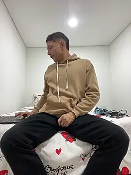 santiObrero online show from 17, 2, 2026