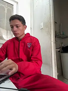 Snapshot of santiObrero chatting on 6, 5, 2026 santiObrero online show from 6, 5, 2026