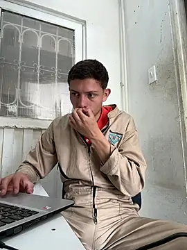 santiObrero online show from 7, 7, 2026