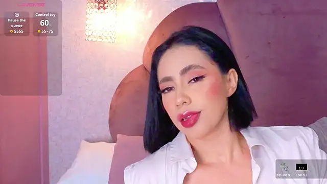 Snapshot of Sienna-Gold chatting on 6, 7, 2026 Sienna-Gold online show from 6, 7, 2026