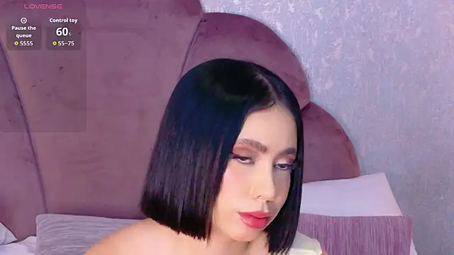 Snapshot of Sienna-Gold chatting on 8, 7, 2026 Sienna-Gold online show from 8, 7, 2026