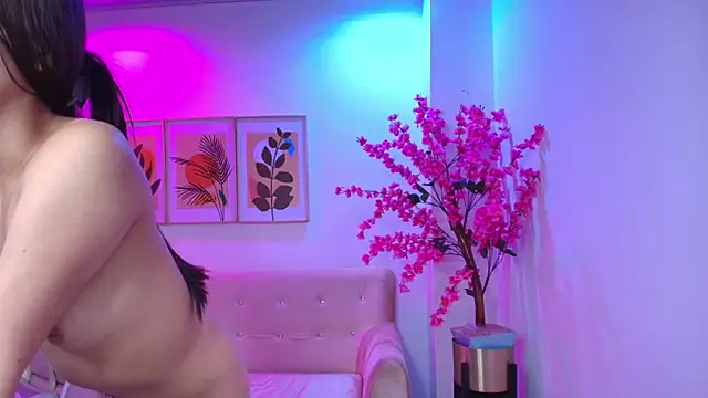 Snapshot of Zoe_swan chatting on 18, 5, 2026 Zoe swan online show from 18, 5, 2026