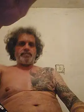 Maduropervert online show from 16, 1, 2026