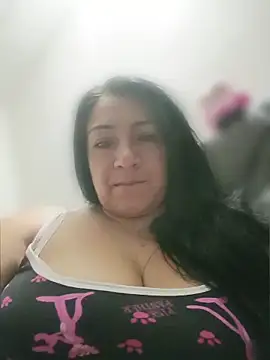 Snapshot of Katysaez chatting on 2, 6, 2026 Katysaez online show from 2, 6, 2026