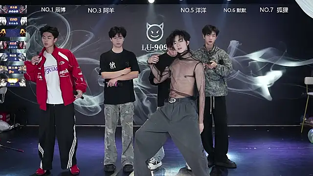 Snapshot of MS-180- chatting on 5, 4, 2026 MS-180- online show from 5, 4, 2026