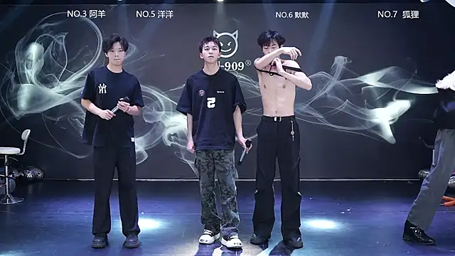 Snapshot of MS-180- chatting on 10, 4, 2026 MS-180- online show from 10, 4, 2026