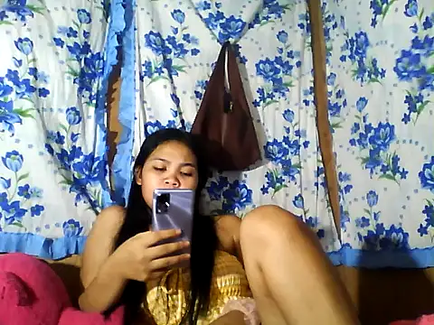 Snapshot of PinaySkinnyJust18 chatting on 28, 6, 2026 PinaySkinnyJust18 online show from 28, 6, 2026