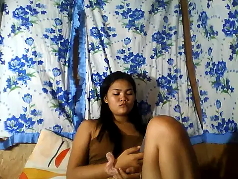 Snapshot of PinaySkinnyJust18 chatting on 1, 7, 2026 PinaySkinnyJust18 online show from 1, 7, 2026