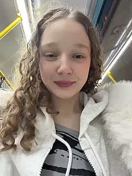 outside rosy online show from 27, 4, 2026