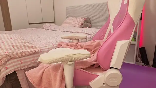 Snapshot of Mia_WaterFall chatting on 2, 3, 2026 Mia WaterFall online show from 2, 3, 2026