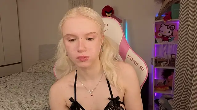 Mia WaterFall online show from 14, 3, 2026