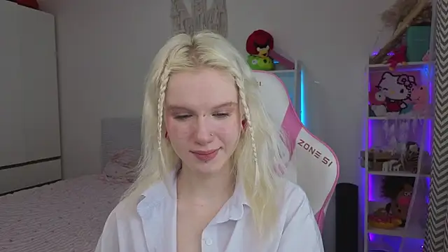 Mia WaterFall online show from 3, 4, 2026