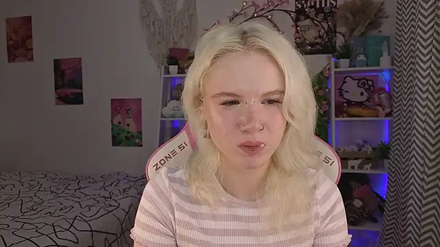 Mia WaterFall online show from 28, 5, 2026