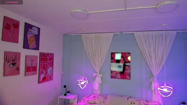 naomi campell online show from 24, 3, 2026