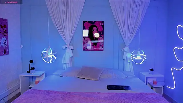 naomi campell online show from 7, 4, 2026