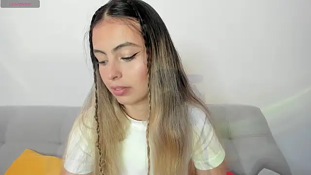 Fernanda aaaa online show from 13, 4, 2026