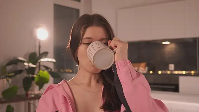 EleniRoeber online show from 4, 2, 2026