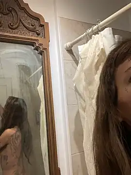 luxxlola online show from 3, 2, 2026