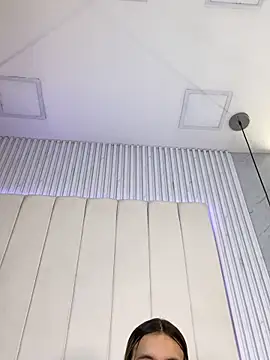 JuliaColemann online show from 8, 3, 2026