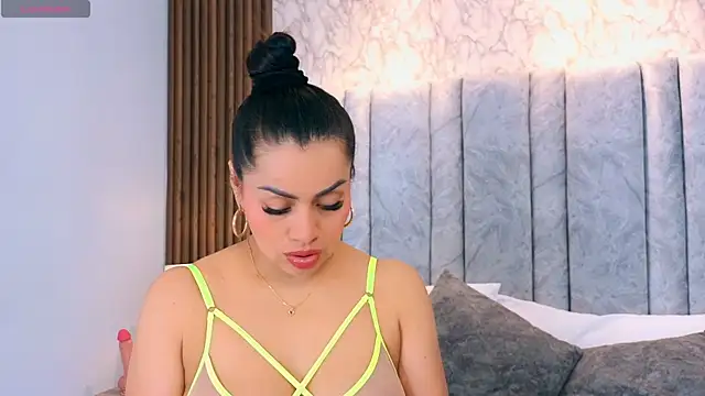 naomy smithxx online show from 17, 4, 2026