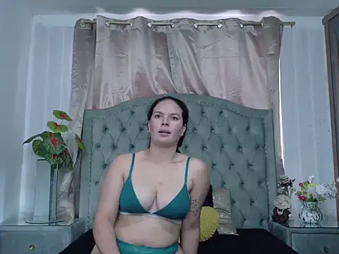 ZamanthaJhones online show from 1, 3, 2026