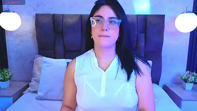 Snapshot of vicky_grey chatting on 9, 7, 2026 vicky grey online show from 9, 7, 2026
