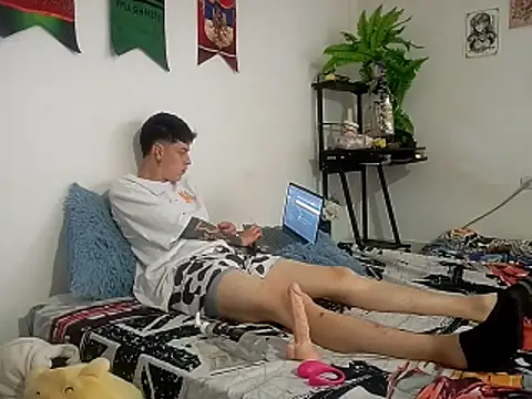 blackninja66 online show from 15, 4, 2026