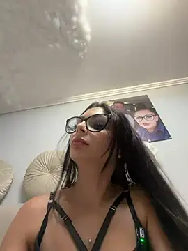 HiddendesireXO01 online show from 1, 7, 2026