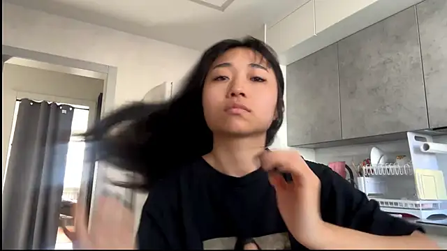 Snapshot of SweetMiaXO chatting on 7, 4, 2026 SweetMiaXO online show from 7, 4, 2026