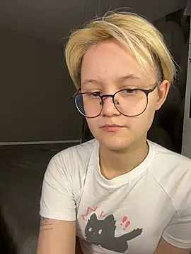 LuunaDorean online show from 14, 2, 2026