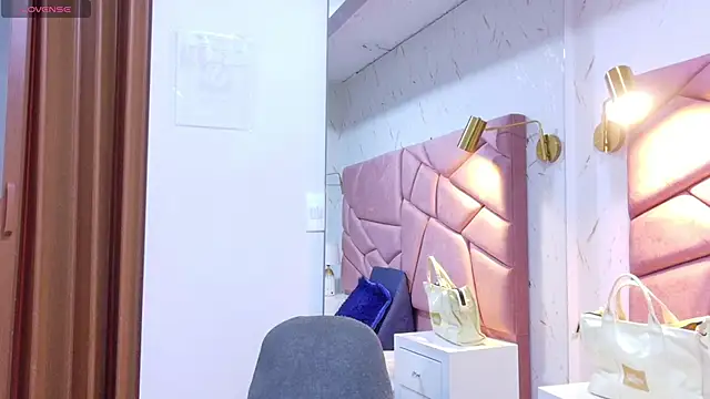 liliana pink online show from 23, 5, 2026
