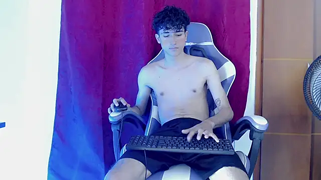 Snapshot of Johnny_cagee_ chatting on 11, 2, 2026 Johnny cagee online show from 11, 2, 2026