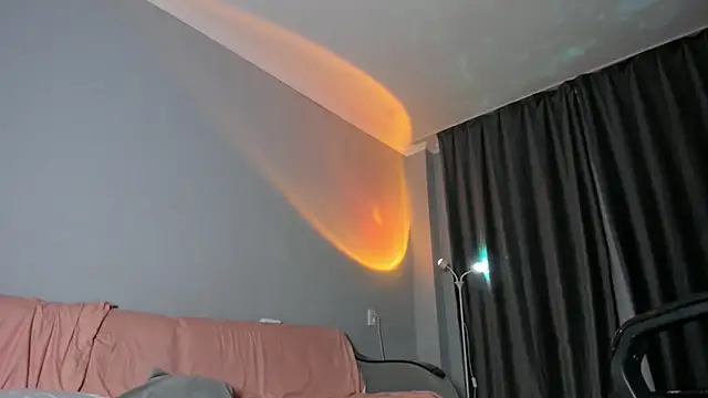 Snapshot of emy_lovee chatting on 15, 2, 2026 emy lovee online show from 15, 2, 2026