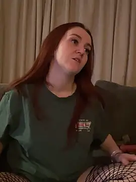 Snapshot of PoppySlut6999 chatting on 8, 2, 2026 PoppySlut6999 online show from 8, 2, 2026