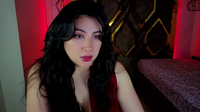 Snapshot of Luvienne chatting on 9, 2, 2026 Luvienne online show from 9, 2, 2026