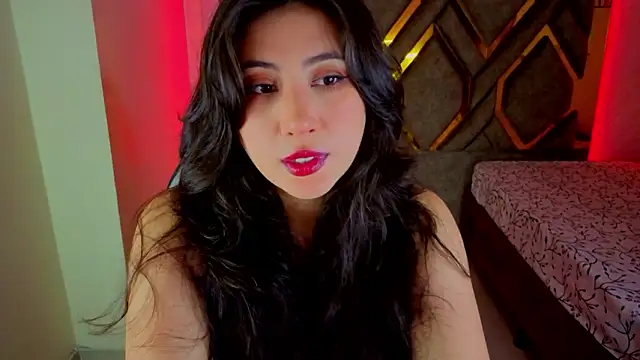 Snapshot of Luvienne chatting on 24, 2, 2026 Luvienne online show from 24, 2, 2026