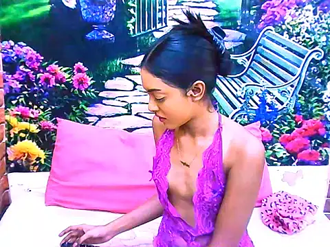 Snapshot of IndianPretty14u2Luv chatting on 18, 4, 2026 IndianPretty14u2Luv online show from 18, 4, 2026