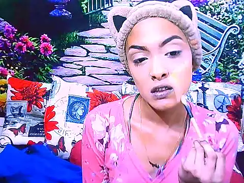 Snapshot of IndianPretty14u2Luv chatting on 25, 5, 2026 IndianPretty14u2Luv online show from 25, 5, 2026