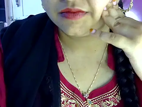 Cute Aliyaa online show from 27, 6, 2026