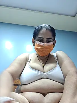 Snapshot of diyam4002 chatting on 9, 2, 2026 diyam4002 online show from 9, 2, 2026