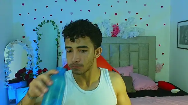 Caius fox online show from 13, 4, 2026