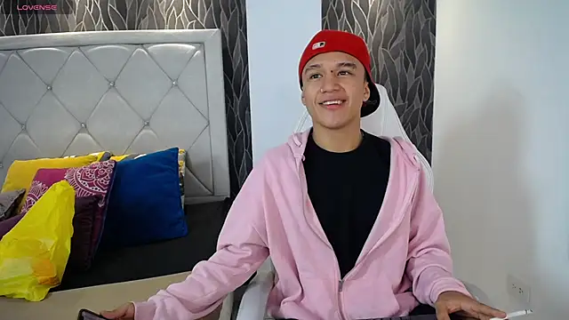 Snapshot of Dominik_Souza chatting on 6, 2, 2026 Dominik Souza online show from 6, 2, 2026