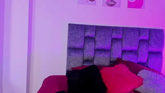 Snapshot of Isabella_Moon9 chatting on 7, 2, 2026 Isabella Moon9 online show from 7, 2, 2026