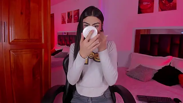 Snapshot of Isabella_Moon9 chatting on 13, 2, 2026 Isabella Moon9 online show from 13, 2, 2026