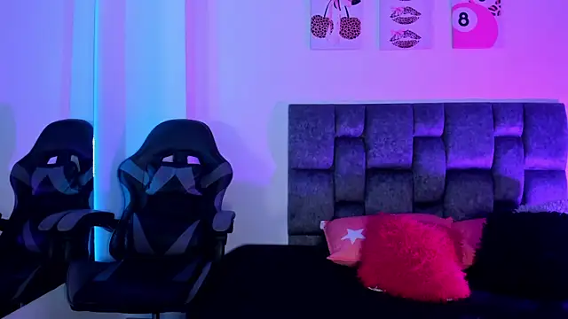 Isabella Moon9 online show from 7, 4, 2026