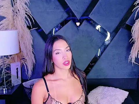 Snapshot of KylieWhitee chatting on 6, 2, 2026 KylieWhitee online show from 6, 2, 2026